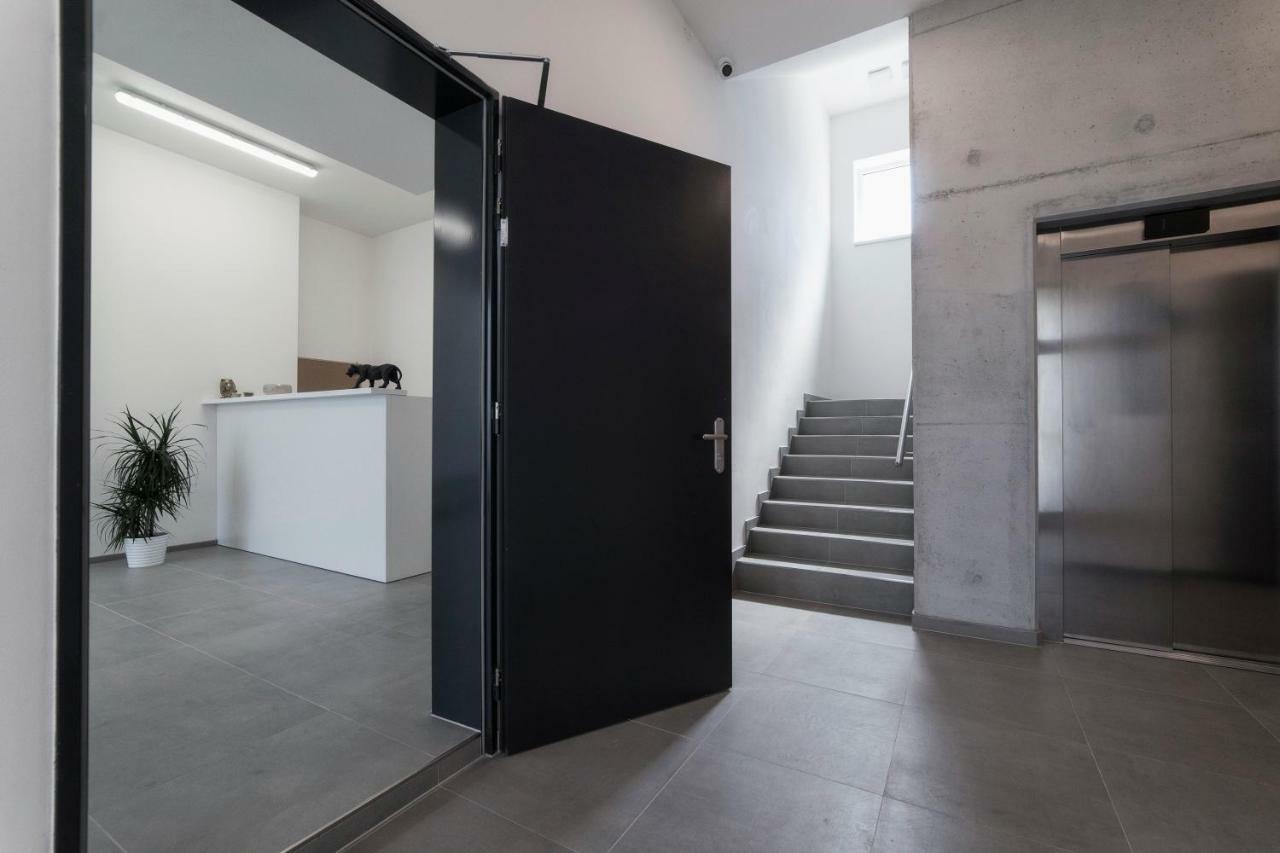 Hostel Homer Liben Πράγα Εξωτερικό φωτογραφία