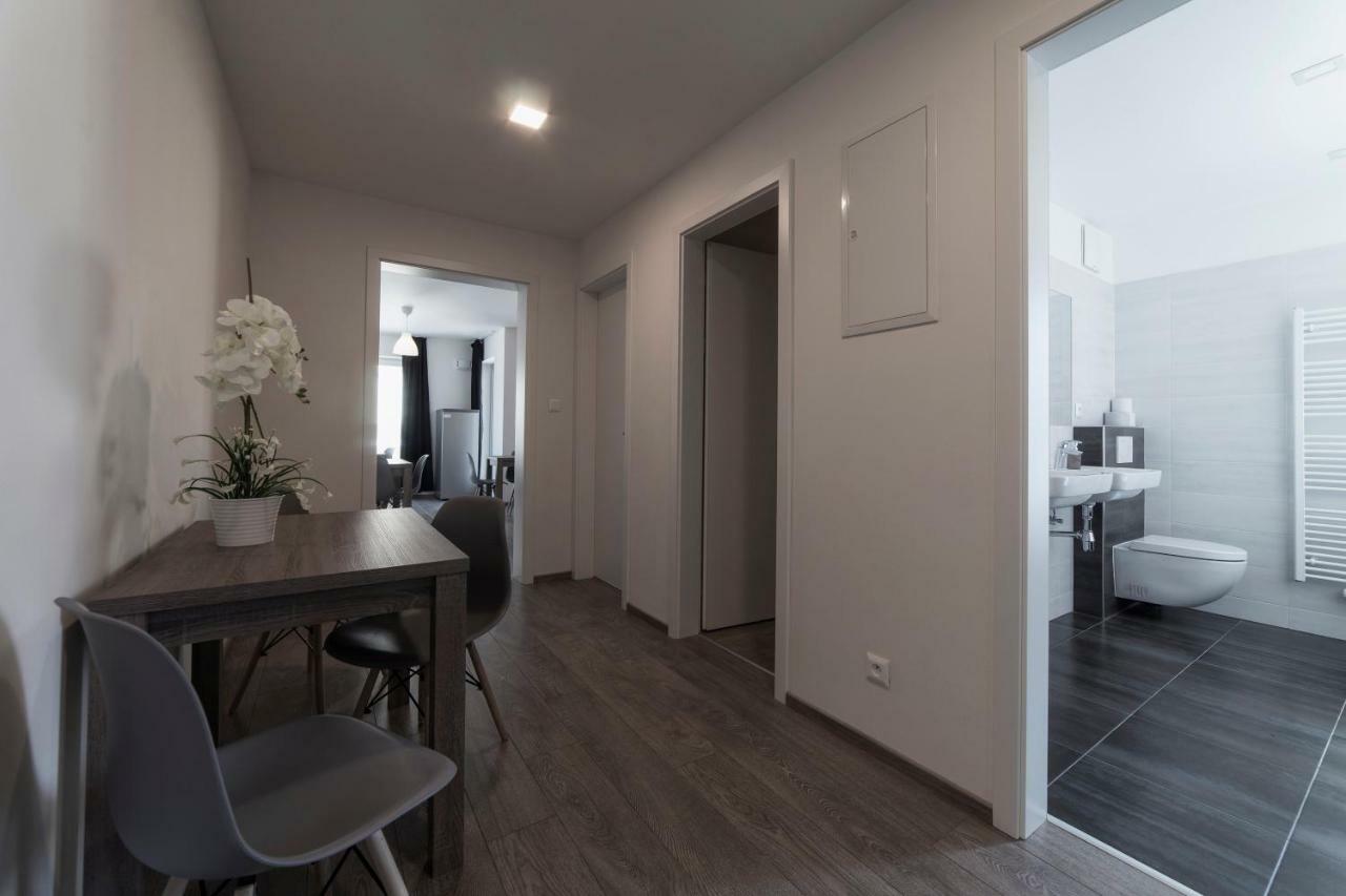 Hostel Homer Liben Πράγα Εξωτερικό φωτογραφία