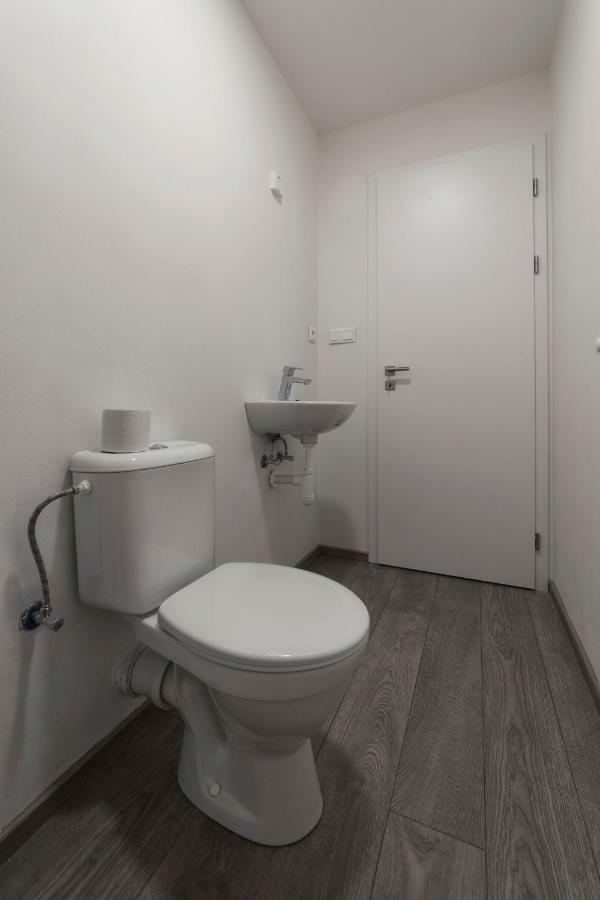 Hostel Homer Liben Πράγα Εξωτερικό φωτογραφία